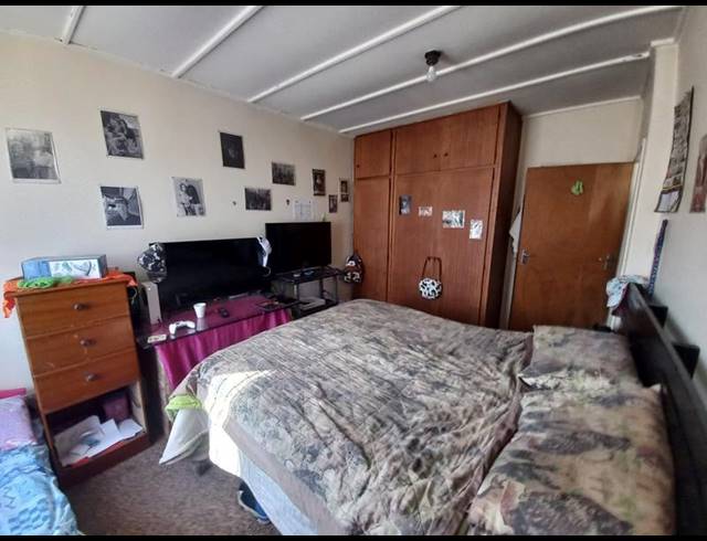 2 BEDROOM APARTMENT FOR SALE IN SASOLBURG EXT 2